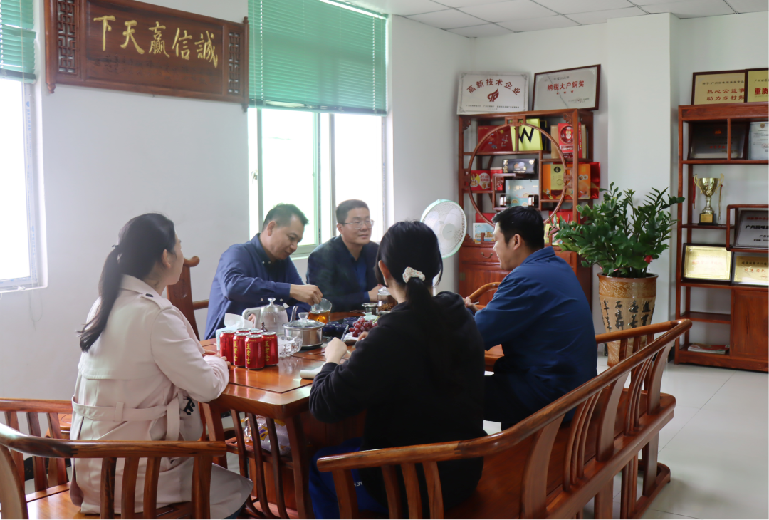 熱烈歡迎江高鎮(zhèn)政府領(lǐng)導(dǎo)蒞臨我司考察調(diào)研指導(dǎo)工作！(圖6)